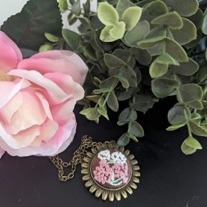 NWT Embroidered Flower Necklace